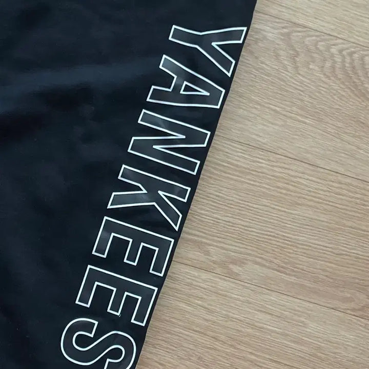 [BUNJANG] MLB New York Yankees Black Training Pants / MLB 뉴욕 양키스 검정색 트레이닝 바지