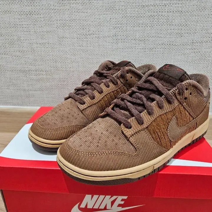 [BUNJANG] Nike Dunk Low Retro Premium Corduroy / 나이키 덩크 로우 레트로 프리미엄(새상품260.270)