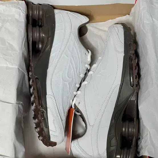[BUNJANG] Nike Shox R4 Premium Off-White Baroque Brown / (매장 정품) 나이키 샥스 라이드 2 프리미엄 오프 화이트(265~280