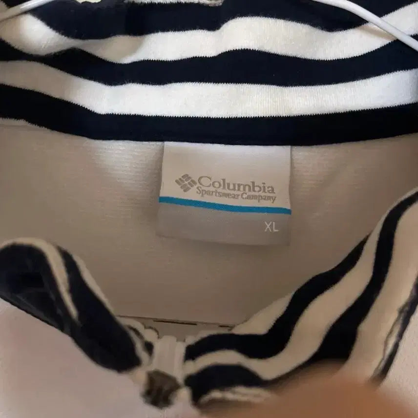 [BUNJANG] Columbia White Long-Sleeve Zip-Up T-Shirt / 컬럼비아 흰색 긴팔 짚업 티셔츠