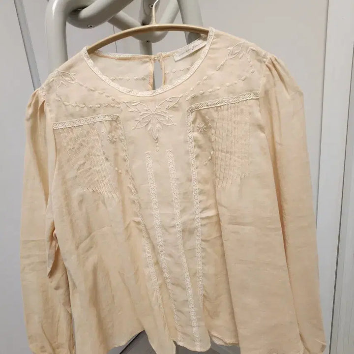 [BUNJANG] Elegant Lace Detail Blouse (Size 55-66) / 예쁜 블라우스 55~66