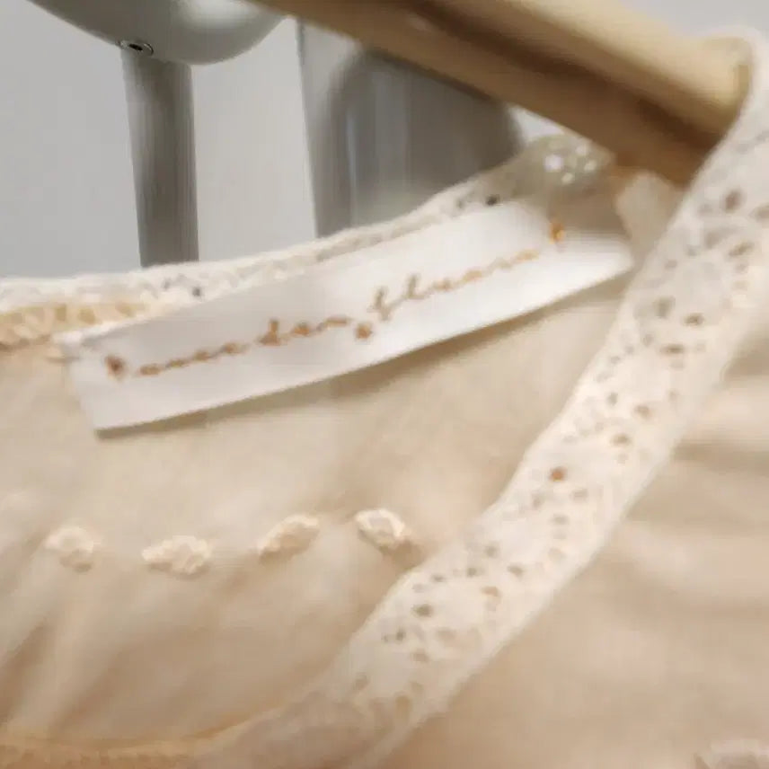 [BUNJANG] Elegant Lace Detail Blouse (Size 55-66) / 예쁜 블라우스 55~66