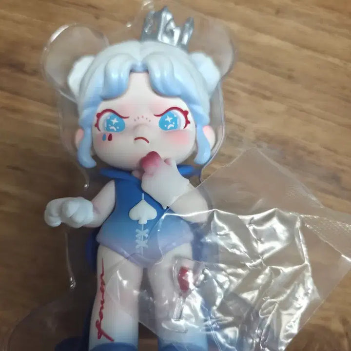 [BUNJANG] Queen of Hearts Figure (Blue Tone) / 퀸 오브 하트 피규어 블루 톤