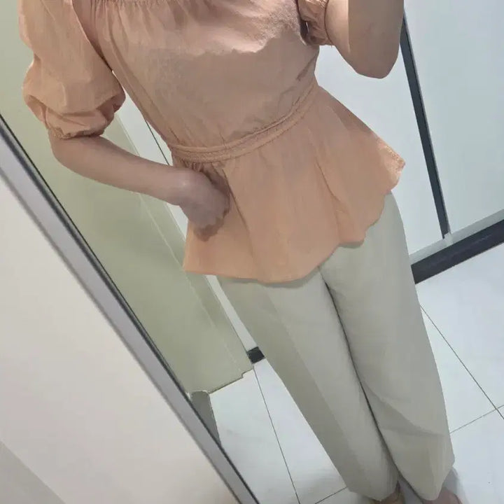 [BUNJANG] Apricot Short-Sleeve Blouse / 살구블라우스