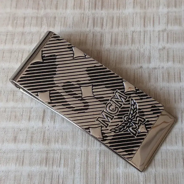 [BUNJANG] MCM Visetos Logo Engraved Silver Money Clip Card Holder / 미사용 새상품 정품 MCM 머니클립 카드지갑