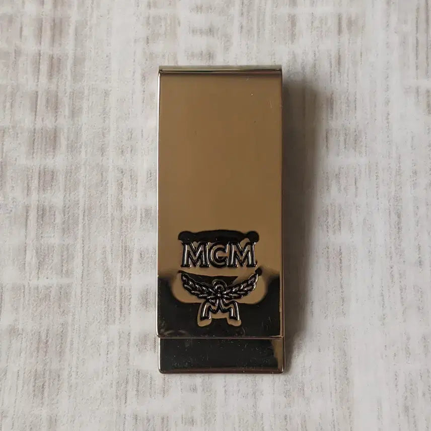[BUNJANG] MCM Visetos Logo Engraved Silver Money Clip Card Holder / 미사용 새상품 정품 MCM 머니클립 카드지갑