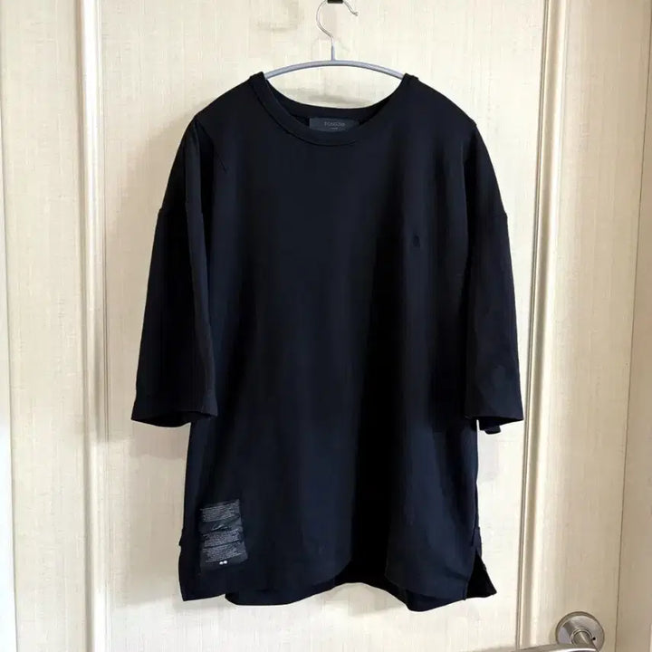 [BUNJANG] SONGZIO Collection Embroidered T-Shirt Black / 송지오 컬렉션 액자 자수 티셔츠 50 블랙