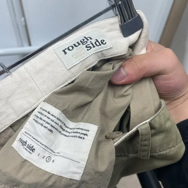 [BUNJANG] Roughside Chino Pants Size 3 Khaki / 러프사이드 치노 3사이즈 카키