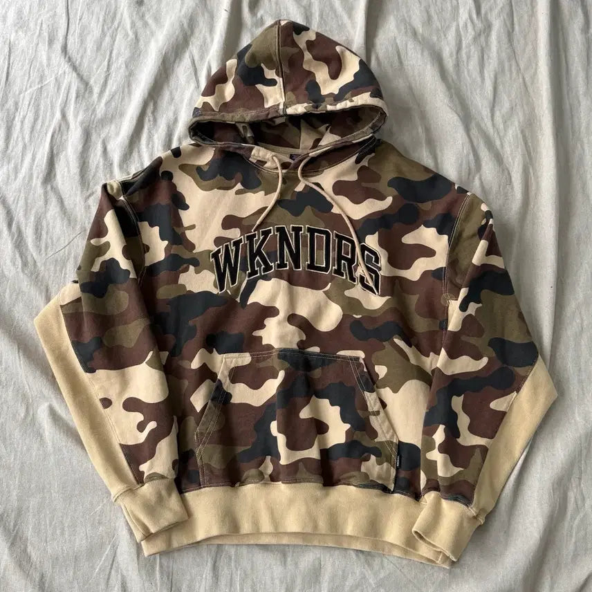 [BUNJANG] We Canders Camo Embroidered Hoodie (Size M) / 위캔더스 카모 자수 후드 M