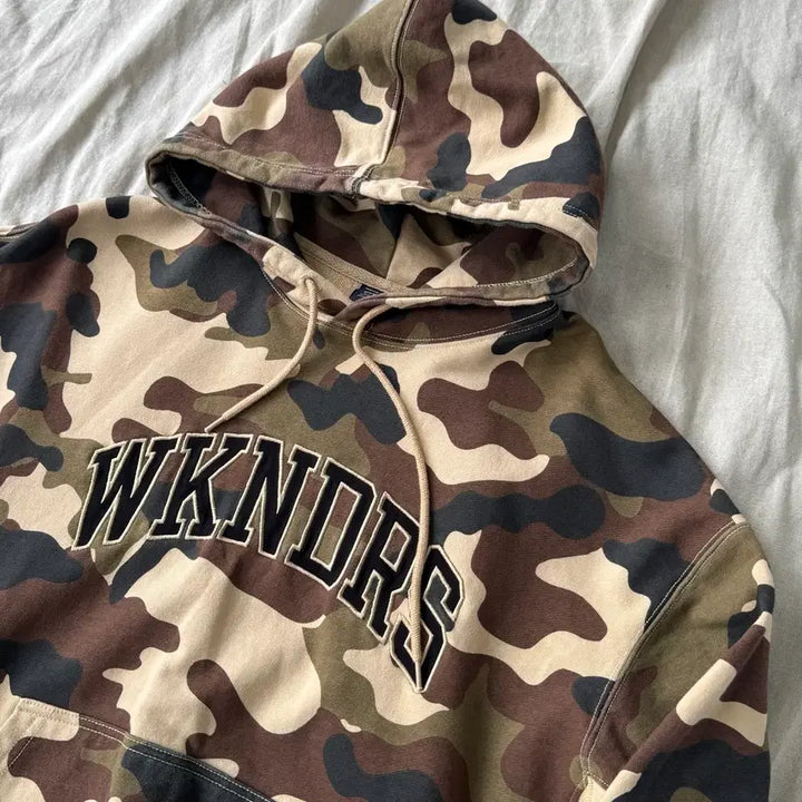 [BUNJANG] We Canders Camo Embroidered Hoodie (Size M) / 위캔더스 카모 자수 후드 M