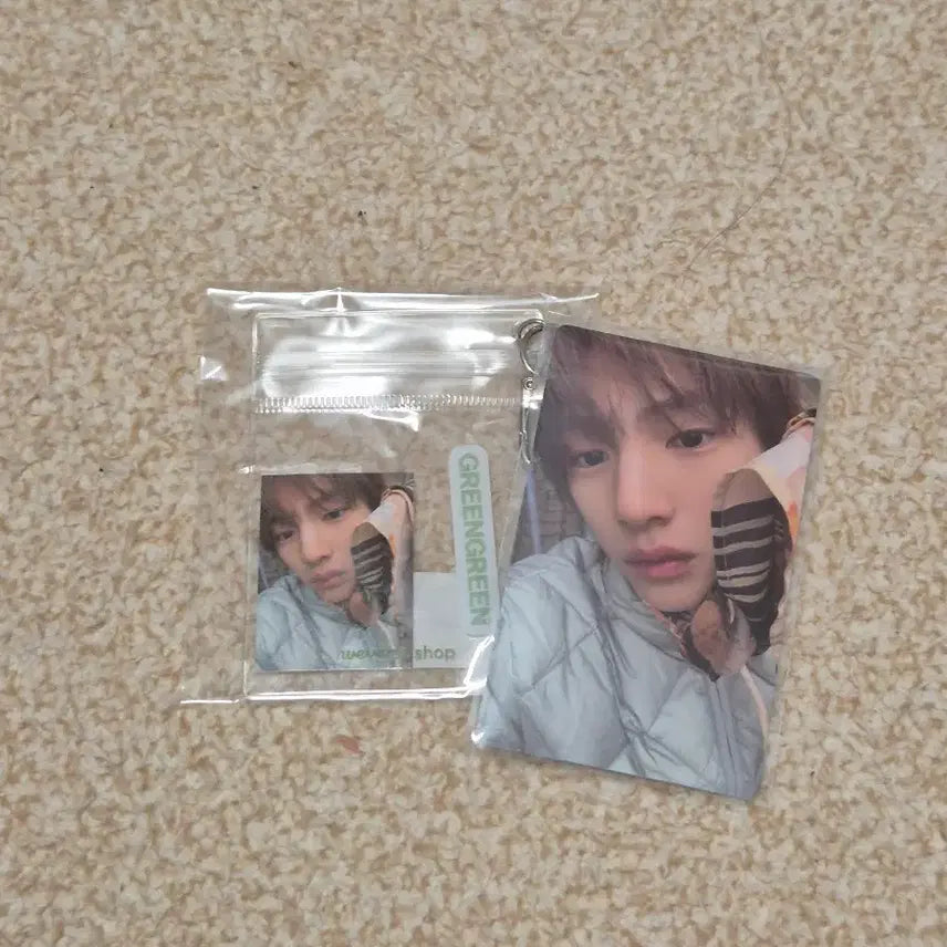 [BUNJANG] ONEUS XoXo Jinhoon Weverse POB Photocard + Keyring Bundle Set / 코르티스 주훈 위버스 특전 포카+키링 일괼
