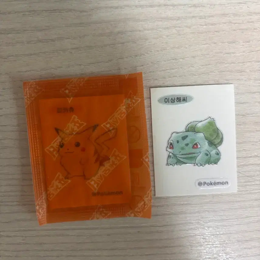 [BUNJANG] Pokemon 30th Anniversary Pikachu Sticker + 5 Additional Stickers Bundle / 포켓몬빵 30주년 피카츄띠부씰+이외5종(사진에보이는것)팝니다.