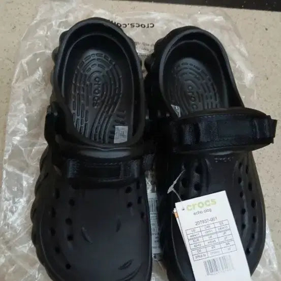 [BUNJANG] Crocs Echo Clog Black M9W11 (270mm) / (택배포함)새상품 크록스에코클로그M9W11  블랙270mm