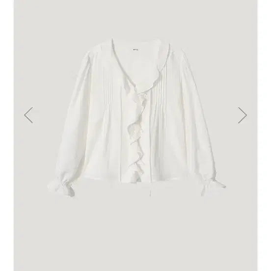 [BUNJANG] Arto Ruffle Blouse Ivory / 아르토 러플 블라우스 아이보리 ruffle blouse
