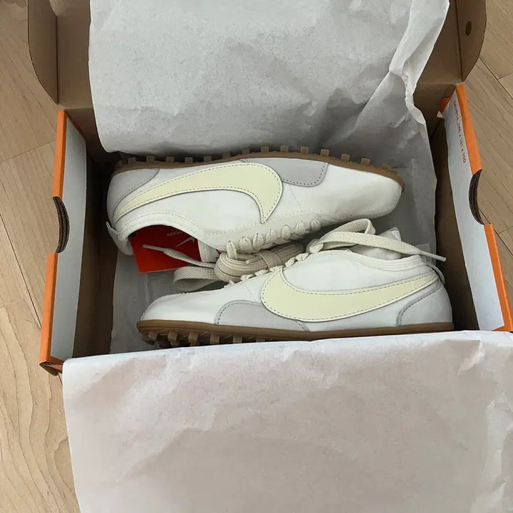 [BUNJANG] Nike MMW ZoomMokåkasi Summit White Shoes (Womens 7) / (새상품)나이키 문슈즈 og 서밋화이트 220