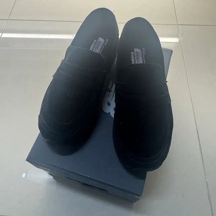 [BUNJANG] New Balance 1906R Black Loafers 270 / 뉴발란스 1906R 블랙 로퍼 270