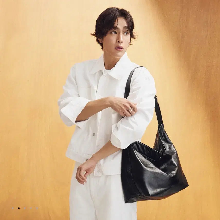 [BUNJANG] BUNQ Perfect Button Up Soft Hobo L Shoulder Bag Black / 분크 퍼펙 버튼 업 소프트 호보 L 블랙