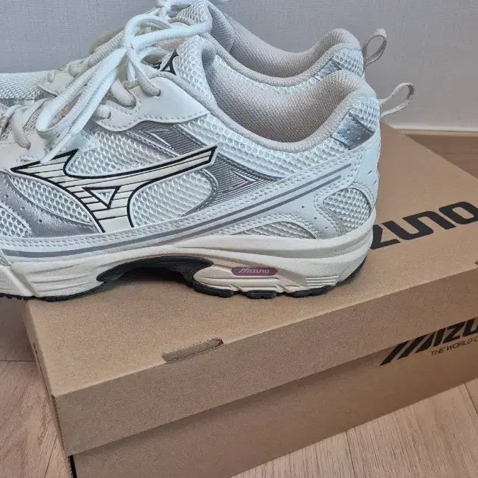 [BUNJANG] Mizuno MXR Snow White Running Shoes / 미즈노 mxr 스노우 화이트