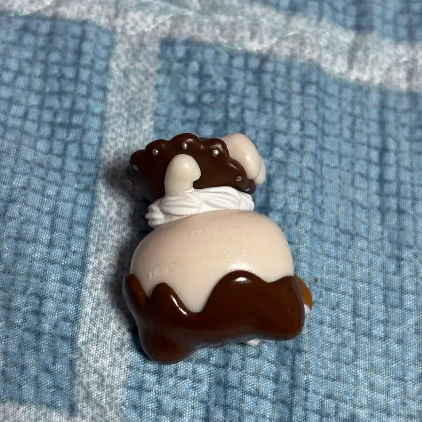 [BUNJANG] Sanrio Characters Chocolat Doll Hello Kitty Gachapon / 산리오 캐릭터즈 초콜렛돌 헬로키티 가챠