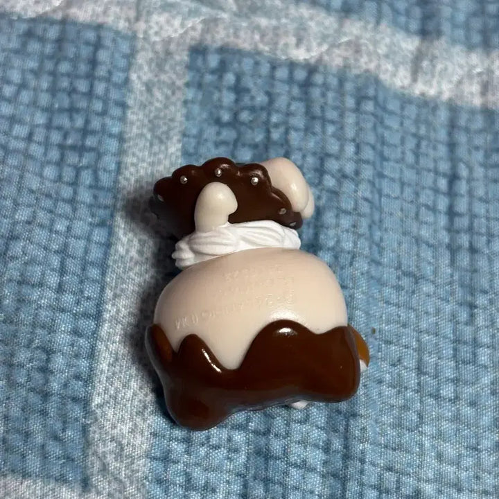 [BUNJANG] Sanrio Characters Chocolat Doll Hello Kitty Gachapon / 산리오 캐릭터즈 초콜렛돌 헬로키티 가챠