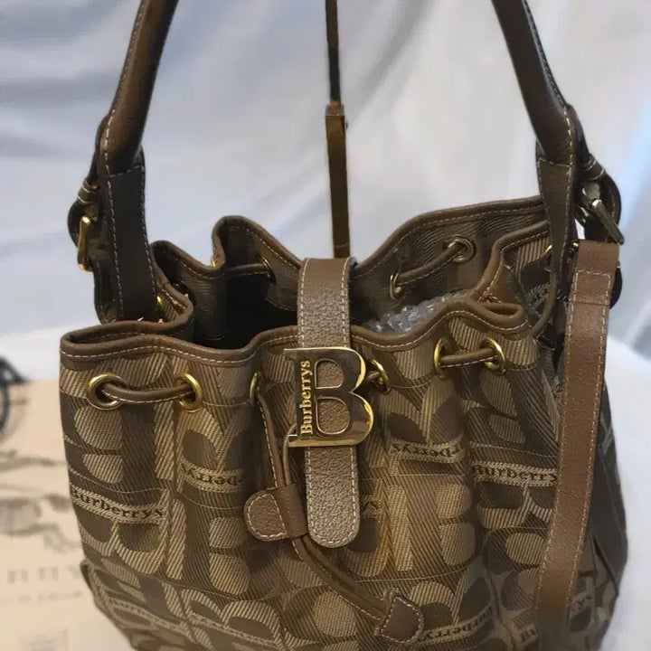 [BUNJANG] Burberry Monogram Canvas Bucket Bag Brown / 정품 버버리 캔버스 버킷백 브라운