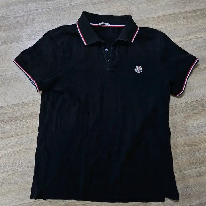 [BUNJANG] Moncler Black Tricolor Stripe Polo T-Shirt - Size M / 몽클레어 블랙 삼선 포인트 반팔 폴로티 M