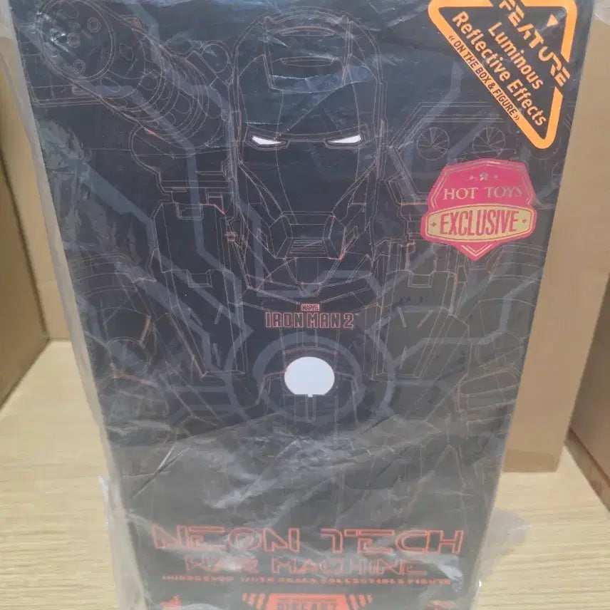 [BUNJANG] Hot Toys Iron Man 2 War Machine Neon Tech Figure (Ex-Display) / 핫토이 아이언맨2 워머신 네온테크 피규어 (개봉전시품)