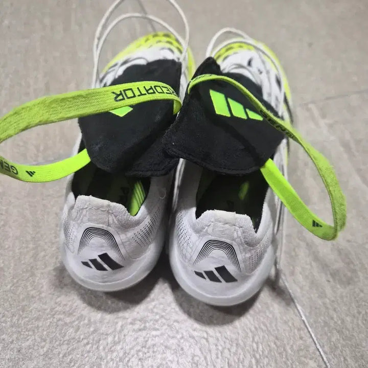 [BUNJANG] Adidas Predator 25 AG Football Boots White/Fluorescent / 아디다스 프레데터 축구화 화이트/형광