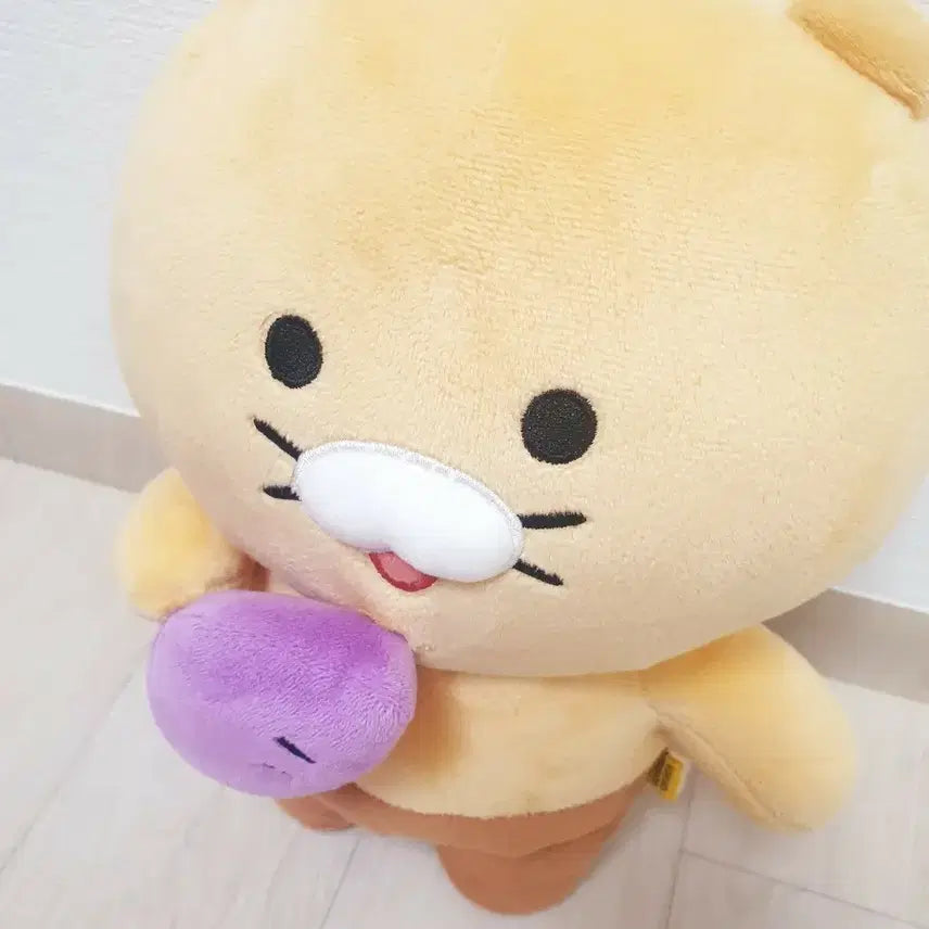 [BUNJANG] Kakao Friends Choonsik Eating Sweet Potato Medium Plush Doll / 고구마먹는 중형 춘식이 인형