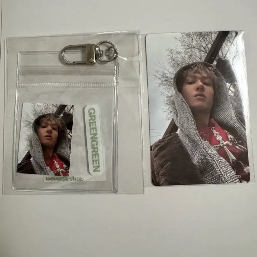 [BUNJANG] Weverse Exclusive Photocard &amp; Keychain Set / 포카