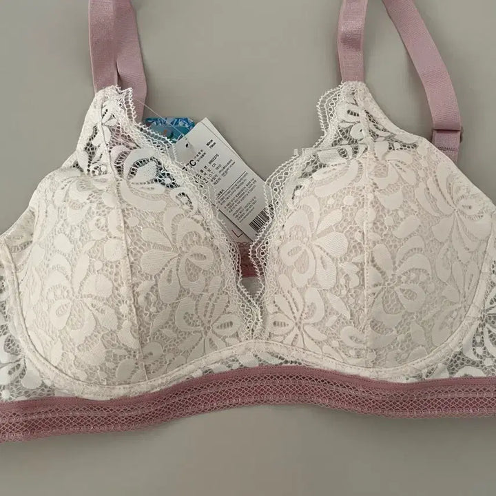[BUNJANG] Vivien Lace Wire-Free Bra Set (75C) / 비비안 레이스 노와이어 브라 75C 스킨핑크,화이트,화이트/라벤더 세트
