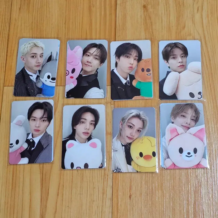 [BUNJANG] Stray Kids SKZOO EAATW in Seoul Offline Photocard Full Set / 스키즈 SKZOO EAATW in Seoul 팝업 오프라인 포카 풀셋