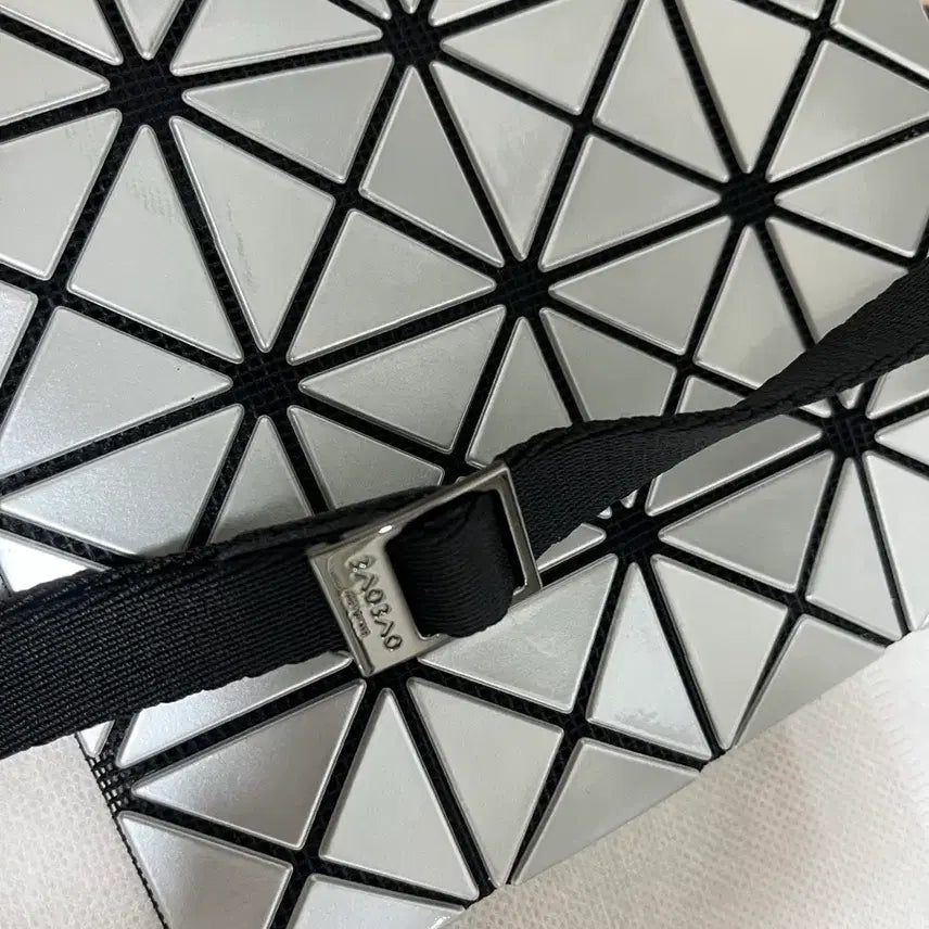[BUNJANG] Bao Bao Silver Crossbody Bag / 바오바오 실버 크로스백
