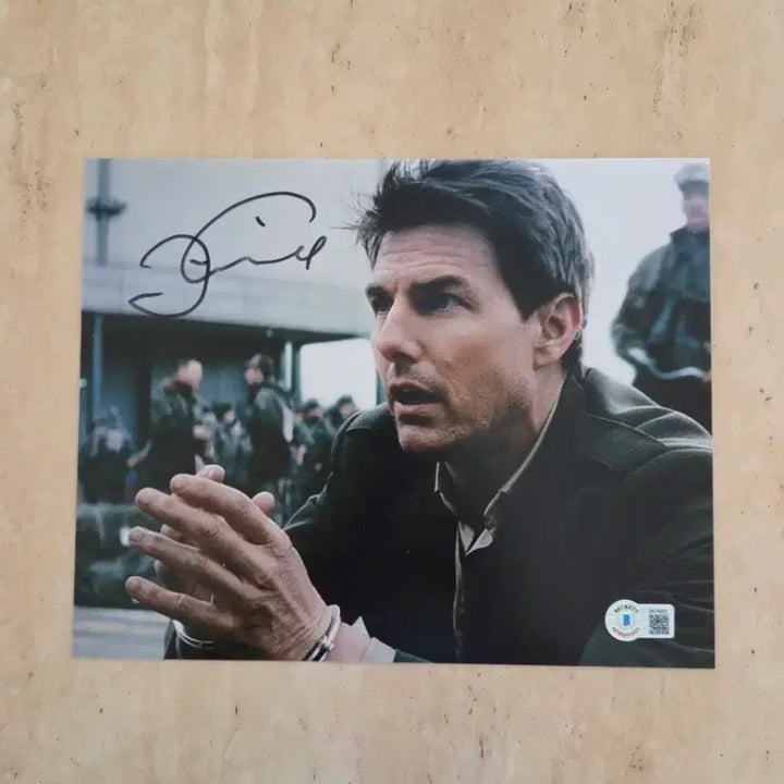 [BUNJANG] Tom Cruise Signed Photograph (Beckett Certified) / [베켓 인증] 톰 크루즈 친필 싸인 사진