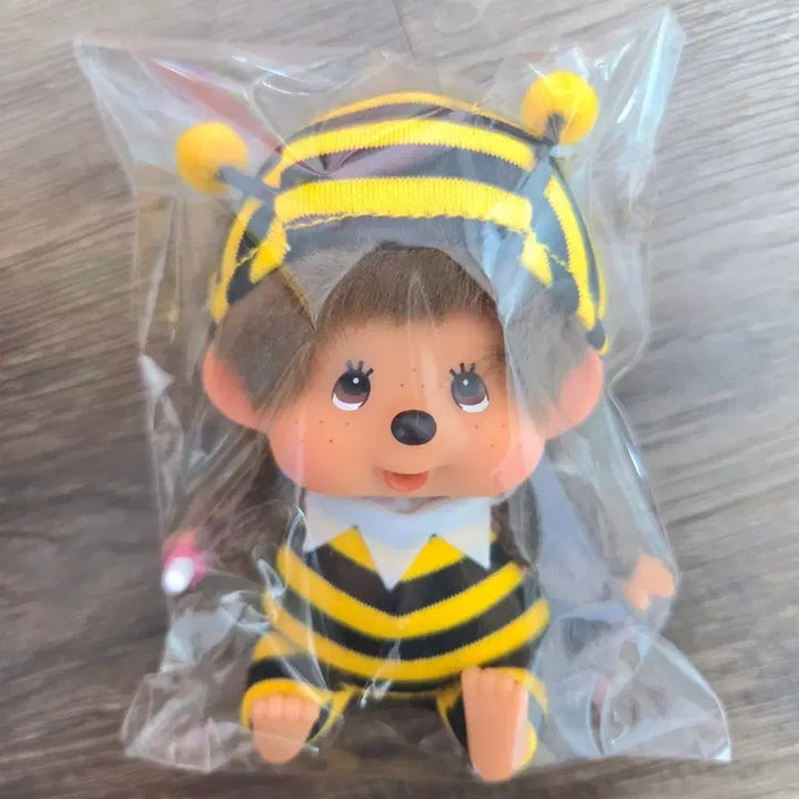 [SOLD OUT] (최종가격)몬치치일본정품 새상품  몬치치키링 몬치치꿀벌 몬치치인형