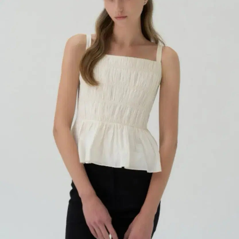 [BUNJANG] Sie Bella Smoke Shirring Blouse / Sie 벨라 스모크 셔링 블라우스