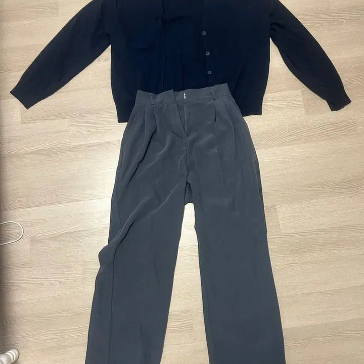 [BUNJANG] Navy Cardigan, Navy Vest, Sky Blue Shirt Set with Slacks / 남색 가디건+남색 조끼+ 하늘셔츠 2장+슬랙스 세트