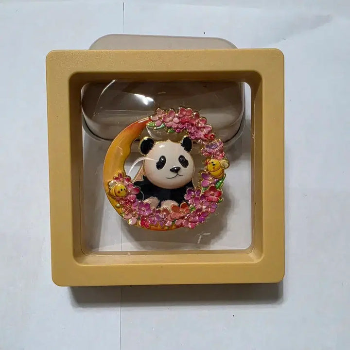 [BUNJANG] Fu Bao Metal Pin Badge / 푸바오 금속뱃지