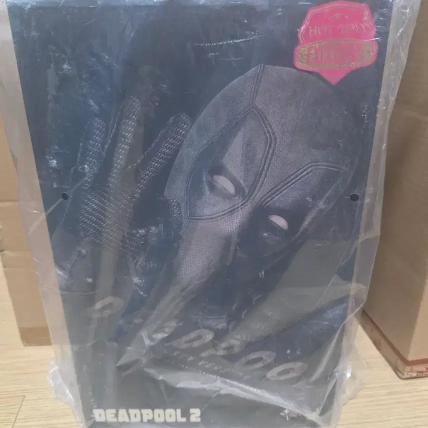 [BUNJANG] Hot Toys Deadpool 2 Rusty Version Figure (Ex-Display, Unsealed) / 핫토이 데드풀2 Rusty 버전 피규어 (개봉전시품)