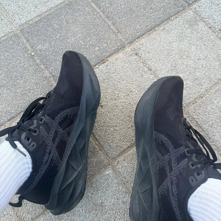 [BUNJANG] ASICS NovaBlast 5 Running Shoes Black / 아식스 노바블라스트 5 블랙 러닝화