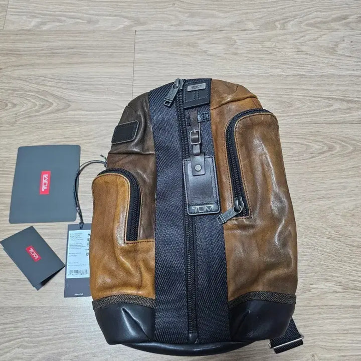 [BUNJANG] Tumi Alpha Brown Leather Sling Bag / TUMI 툼 알파 브라운 레더 슬링백