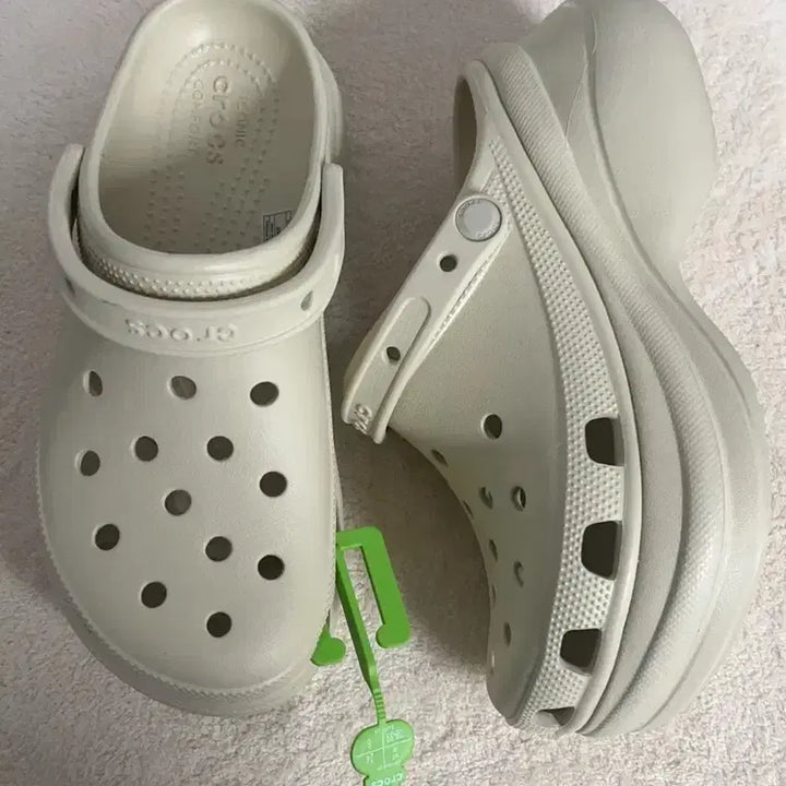 [BUNJANG] Crocs Baya Clog Beige / M4/W6크록스 베이클로그 베이지230사이즈
