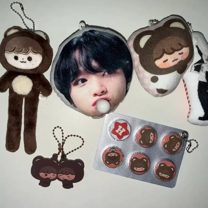 [BUNJANG] NCT Haechan Dreamquest Keychain Pin Badge Bundle Set / 엔시티 해찬 키링 롱효기 다님 곰효기 키링 핀뱃지 양도 드림퀘스트