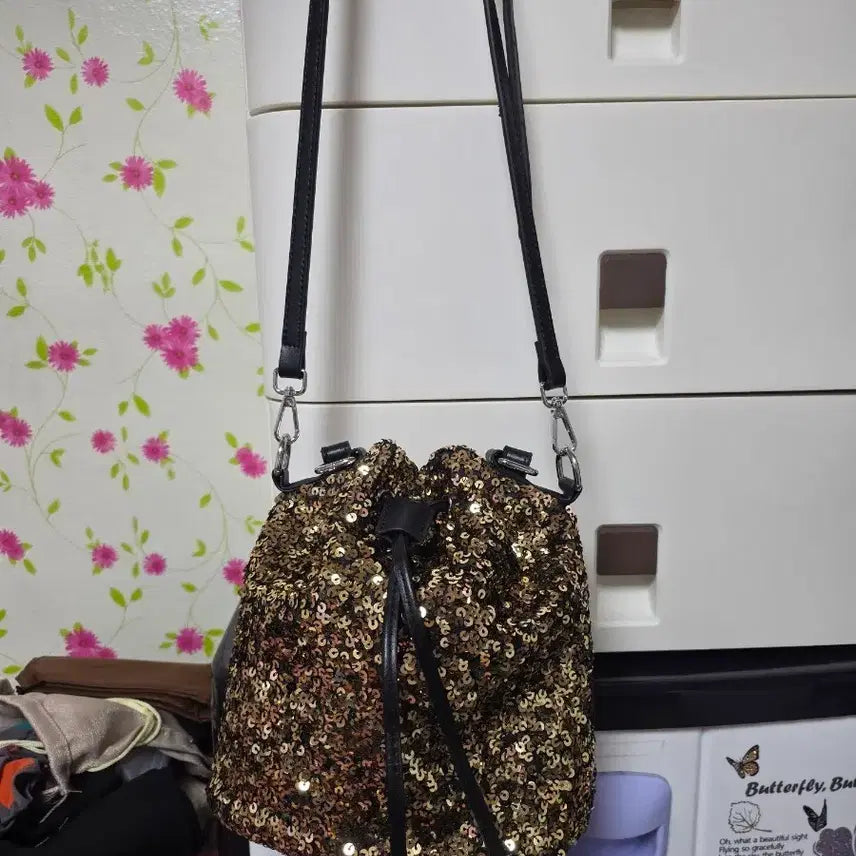 [BUNJANG] Sequin Cowhide Drawstring Bag / 스팽글 소가죽 복조리 가방