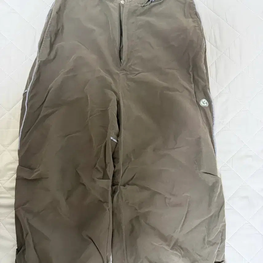 [BUNJANG] KOSEIO Strap Line Pants Brown / 코이세이오 스트랩 라인 팬츠 브라운