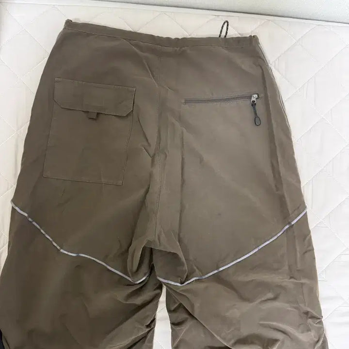[BUNJANG] KOSEIO Strap Line Pants Brown / 코이세이오 스트랩 라인 팬츠 브라운