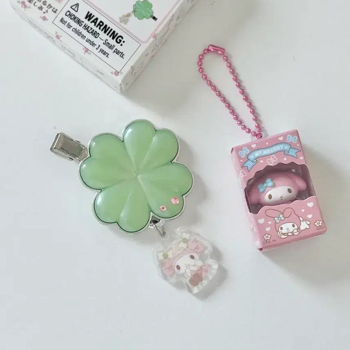 [BUNJANG] My Melody Clover Acrylic Hair Clip &amp; Chocoball Keychain Set / 마이멜로디 클로버 아크릴 헤어클립 &amp; 초코볼 키링