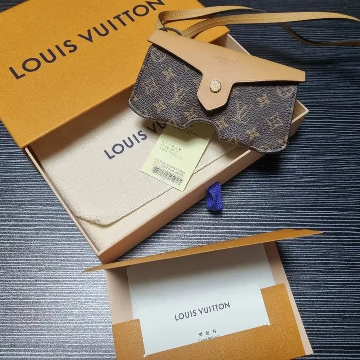 [BUNJANG] Louis Vuitton Glasses Holder / 루이비통 글래시스 안경 홀더 팝니다