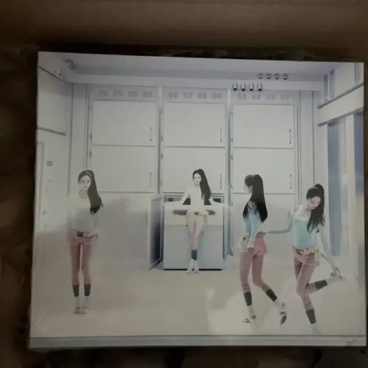 [BUNJANG] ITZY Yuna Ice Cream Special Version Album Bundle Set / 있지 유나 아이스크림 스페셜 버젼 (예판특전 폴라, 포스터 동봉) 앨범