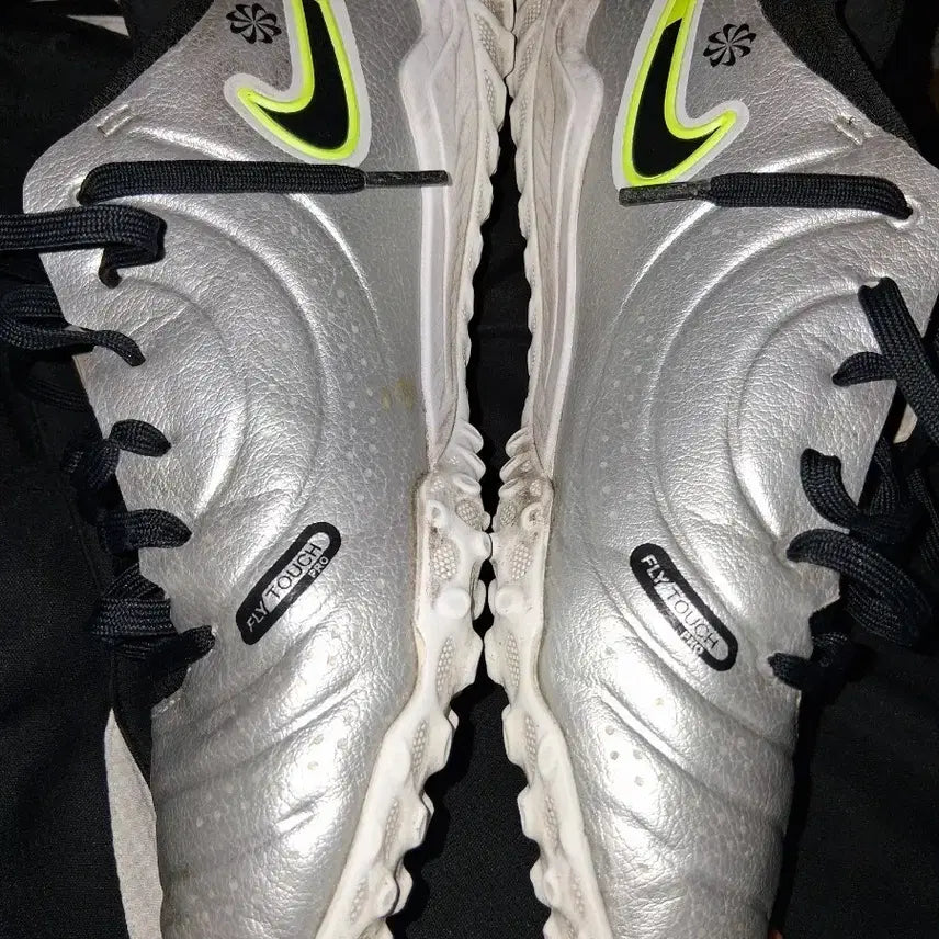 [BUNJANG] Nike TF Football Boots (Size 270-275) / 나이키축구화 풋살화270-275 tf